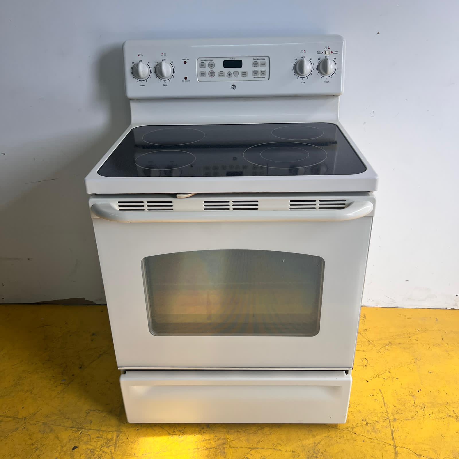 GE Electric Stove GE Electric Stove